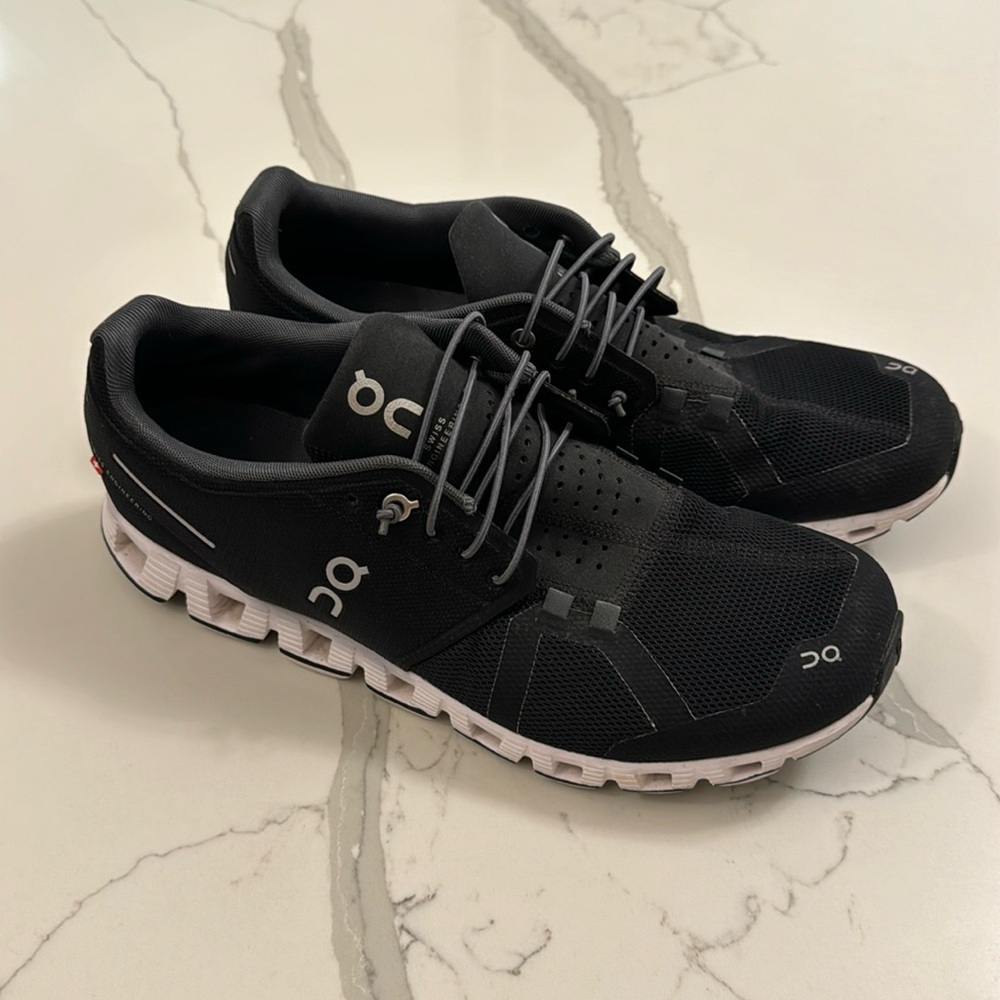 Men’s On cloud Cloud 5 size 10 Black